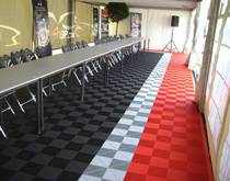 大型商業活動用地臺，篷房內地面使用活動地板