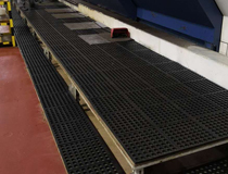 工廠車間地面地墊用什么材料？車間操作平臺地墊 車間設備防滑地墊地毯